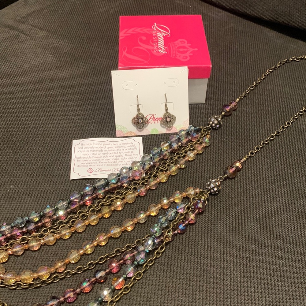Premier Designs Necklace and earrings set